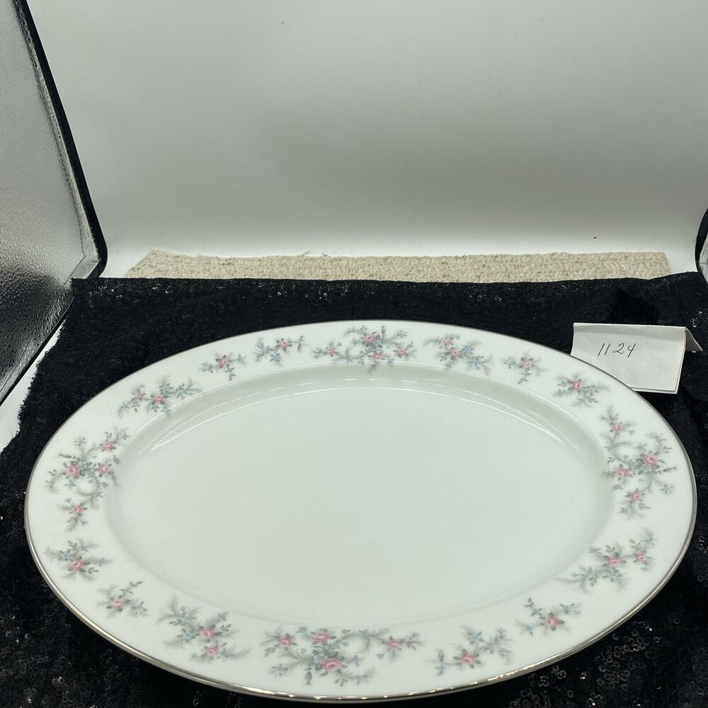 Noritake “Lila” Bone China Oval Serving Platter With Platinum Trim Made In Japan